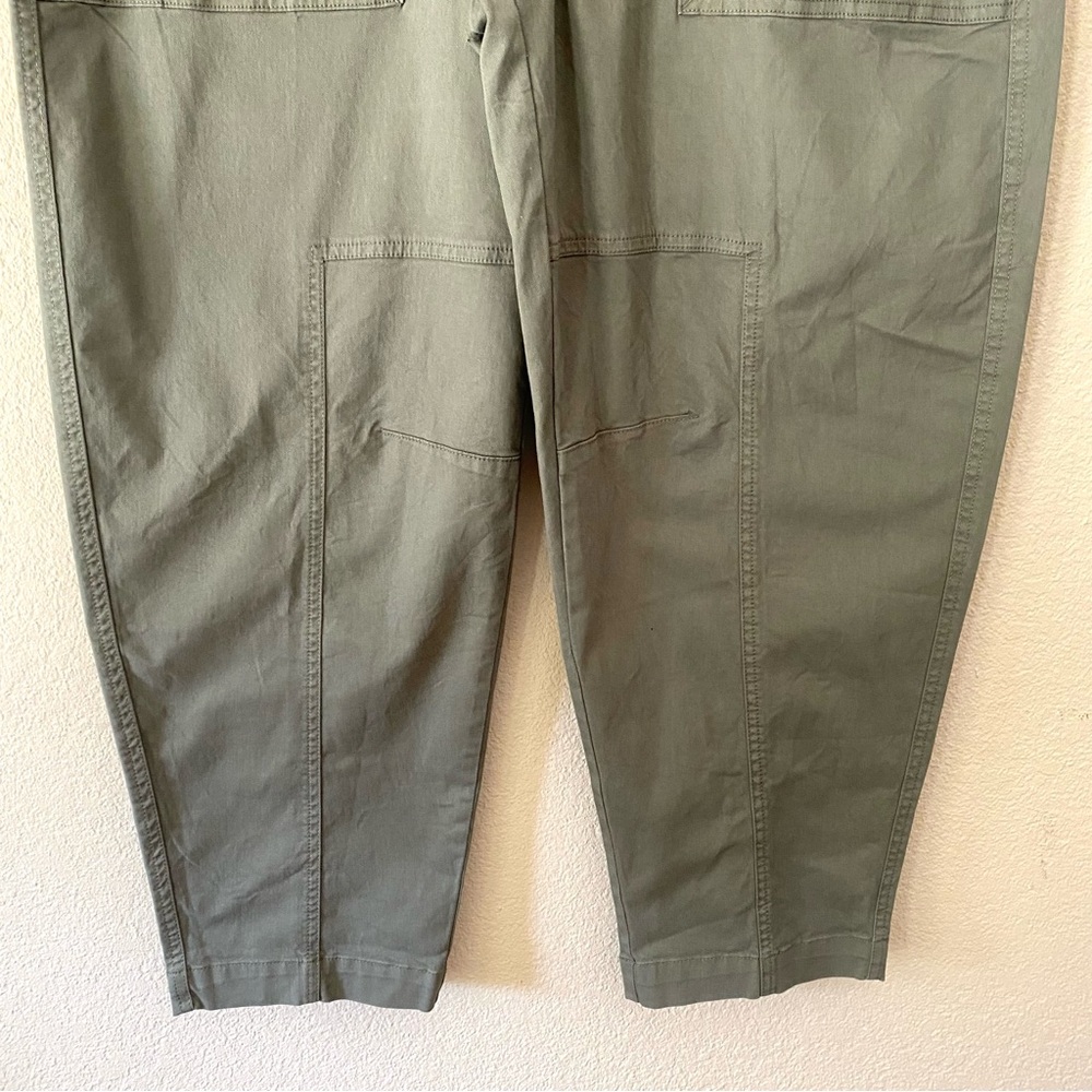 Banana Republic The Barrel Pant in Green Olive - Picture 6 of 11